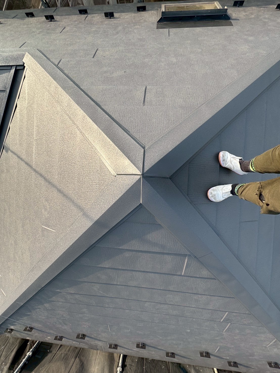 既存屋根材の撤去